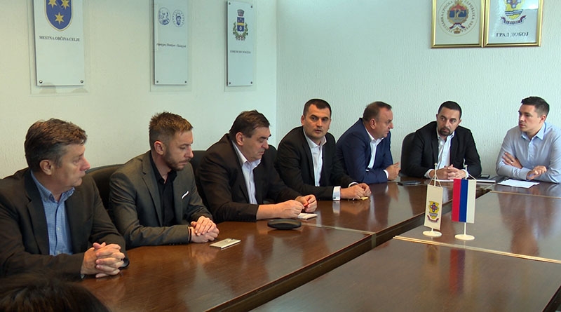 DOBOJ: Istupili iz kluba, SDS ostao bez odbornika (VIDEO)