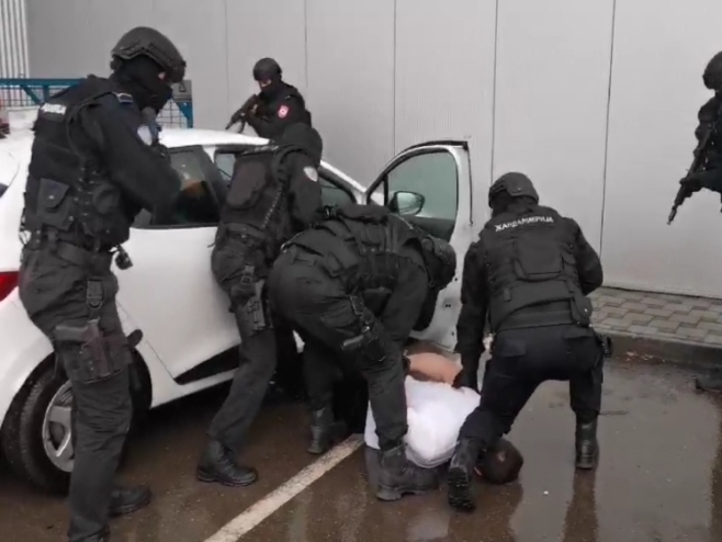 DOBOJ: Pretresi na 7 lokacija, tri lica uhapšena zbog krivičnog djela iznude.