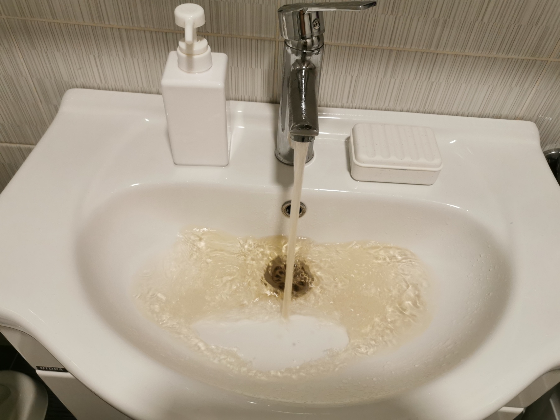 U DOBOJU VODA MUTNA: A skupa kao pivo? (FOTO) (VIDEO)