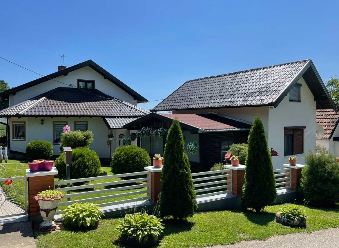 DOBOJ: Najuređenije dvorište Andree Gojković (FOTO)