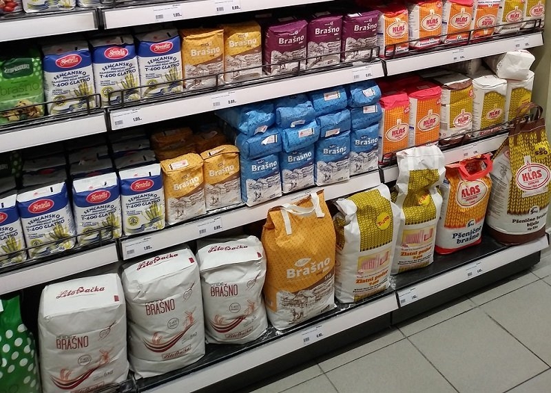 Po zakonu u SRPSKOJ nije moguće ograničavanje količine namirnica koju jedna osoba može kupiti u marketima i tržnim centrima