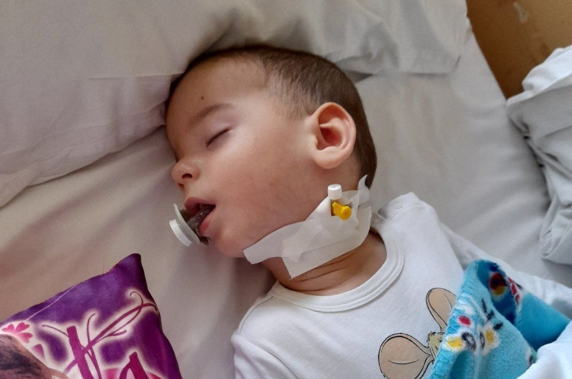 APELUJEMO Pozivom na broj 17056 darujete 1 KM za teško bolesnog mališana Mihaela Ikića