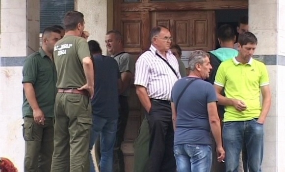 DOBOJ: Radnici šumskog gazdinstva u štrajku do ispunjenja zahtjeva (VIDEO)