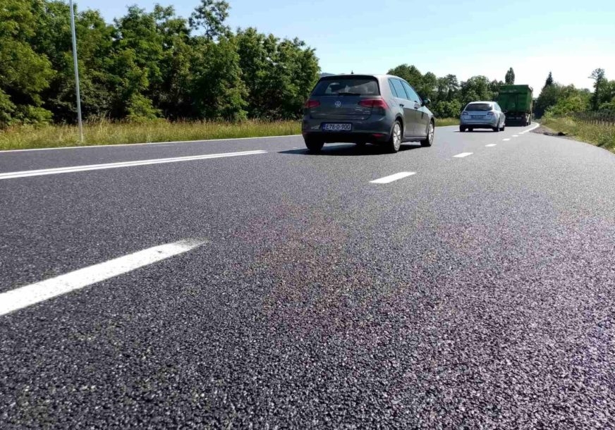 PUTEVI: Pretežno suvi kolovozi, mogući odroni