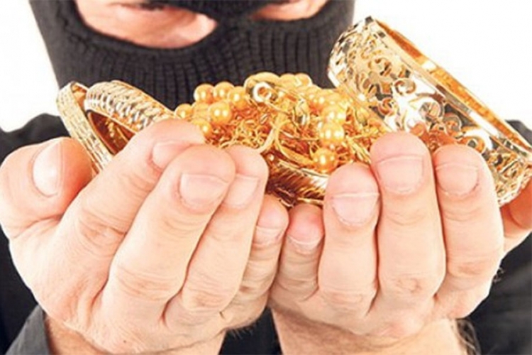 DOBOJ: Ukrali zlato i novac, šteta 4.700 maraka