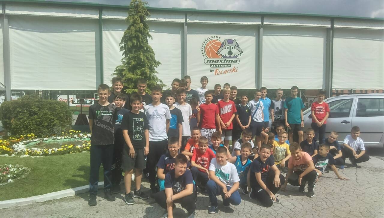 DOBOJ: Košarkaški klub "FinDo" na Zlatiboru (FOTO)