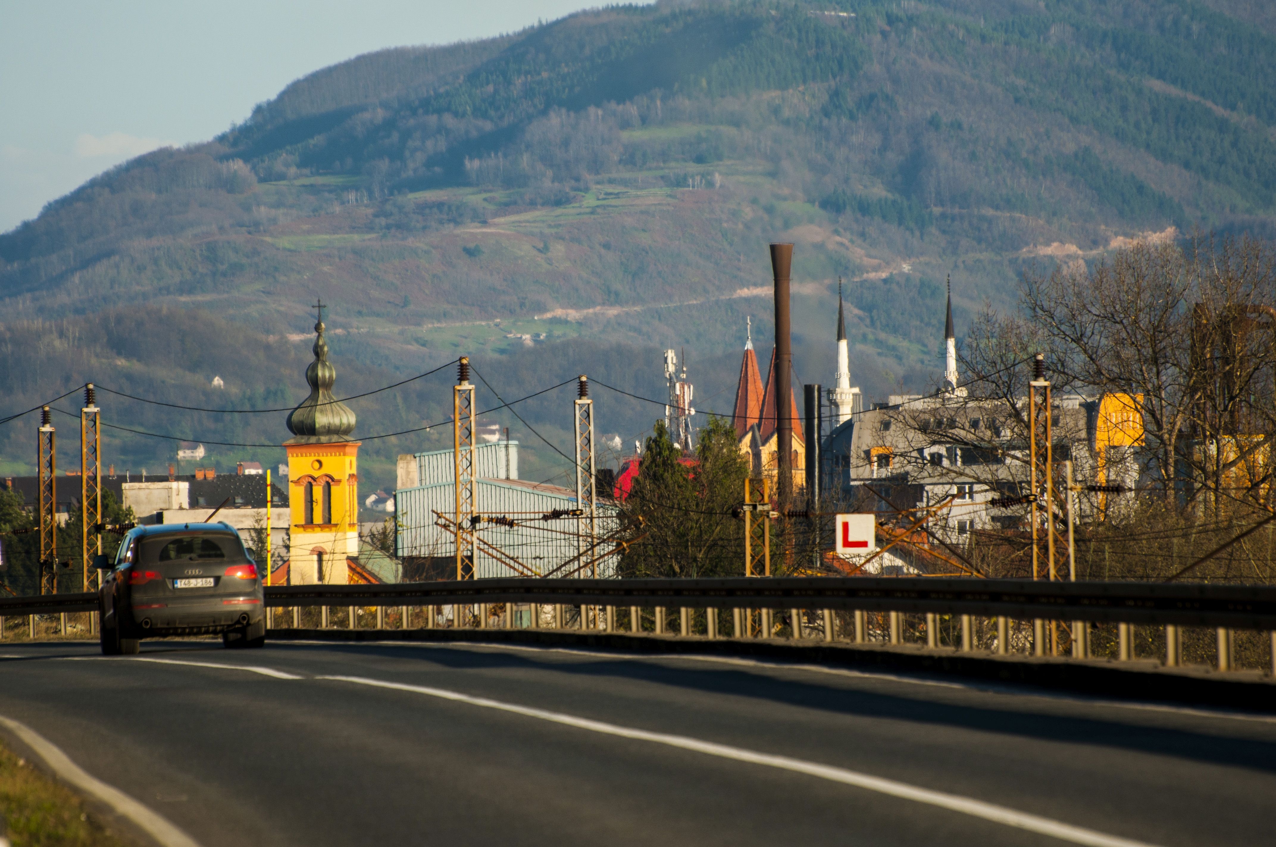 ŽEPČE: Sam sebi odsjekao nogu i ruku