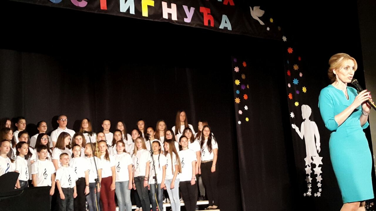 DOBOJ: Manifestacija "Dani učeničkih postignuća" Osovne škole "Sveti Sava"