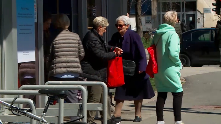 VIJEST ZA PENZIONERE U SRPSKOJ: U aprilu uplata dvije penzije zbog Vaskrsa