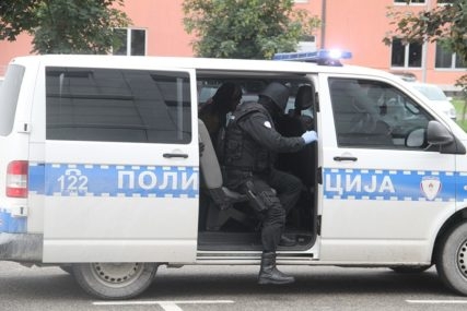 DOBOJ: U akciji "Fejs" uhapšeno više lica, u toku pretresi