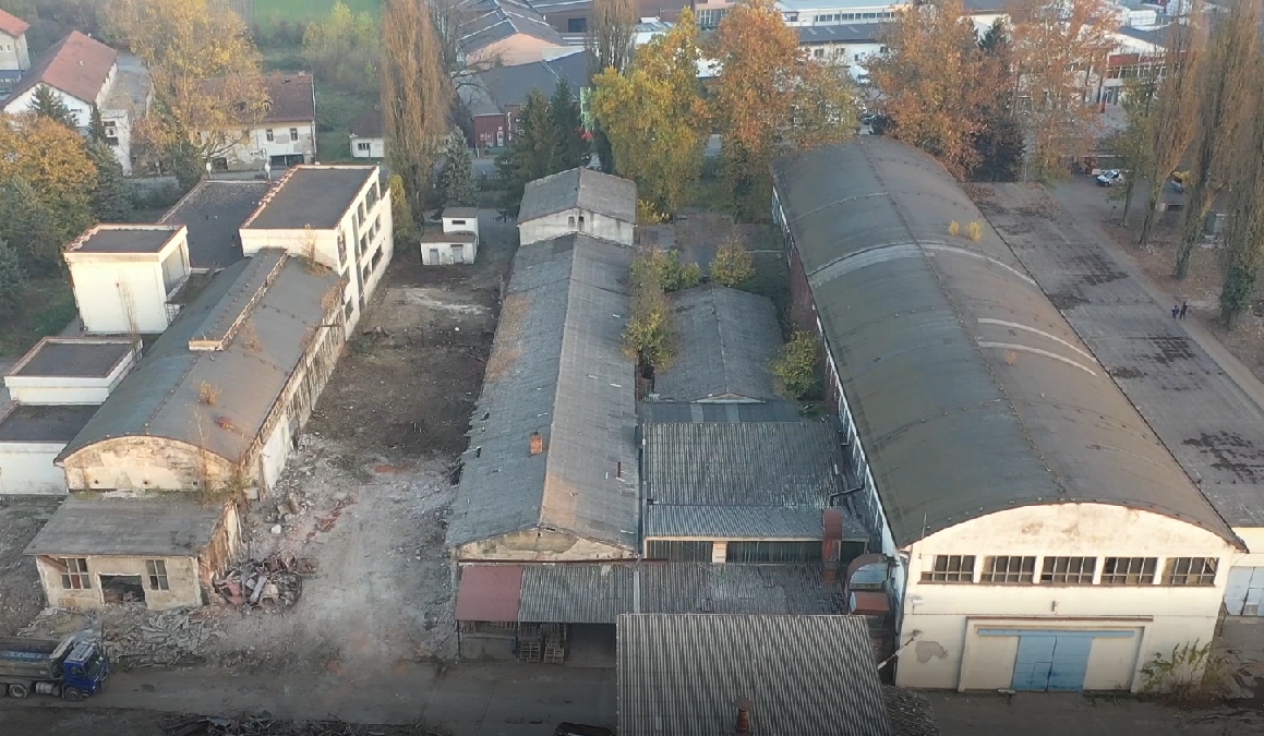 DOBOJ: Kako je bivši premijer pokopao firmu sa 1.350 radnika (VIDEO)