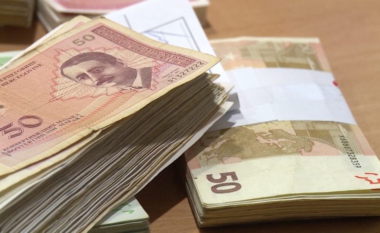 Decembarska prosječna plata u Republici Srpskoj 891 KM