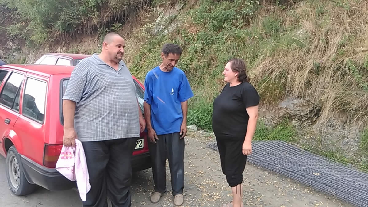 MEŠTANI OZRENA ORGANIZOVALI POMOĆ ZA NASTRADALE KOMŠIJE: Đurićima i Savićima obnavljaju kuće