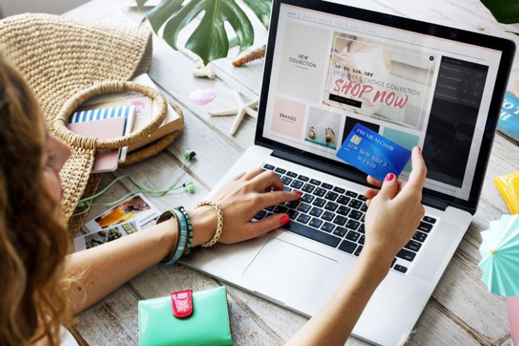 KUPOVINA: Oprez pri kupovini putem interneta za Dan zaljubljenih