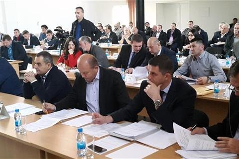 DOBOJ: Budžet uvećan, gradonačelnik dužan svima!?