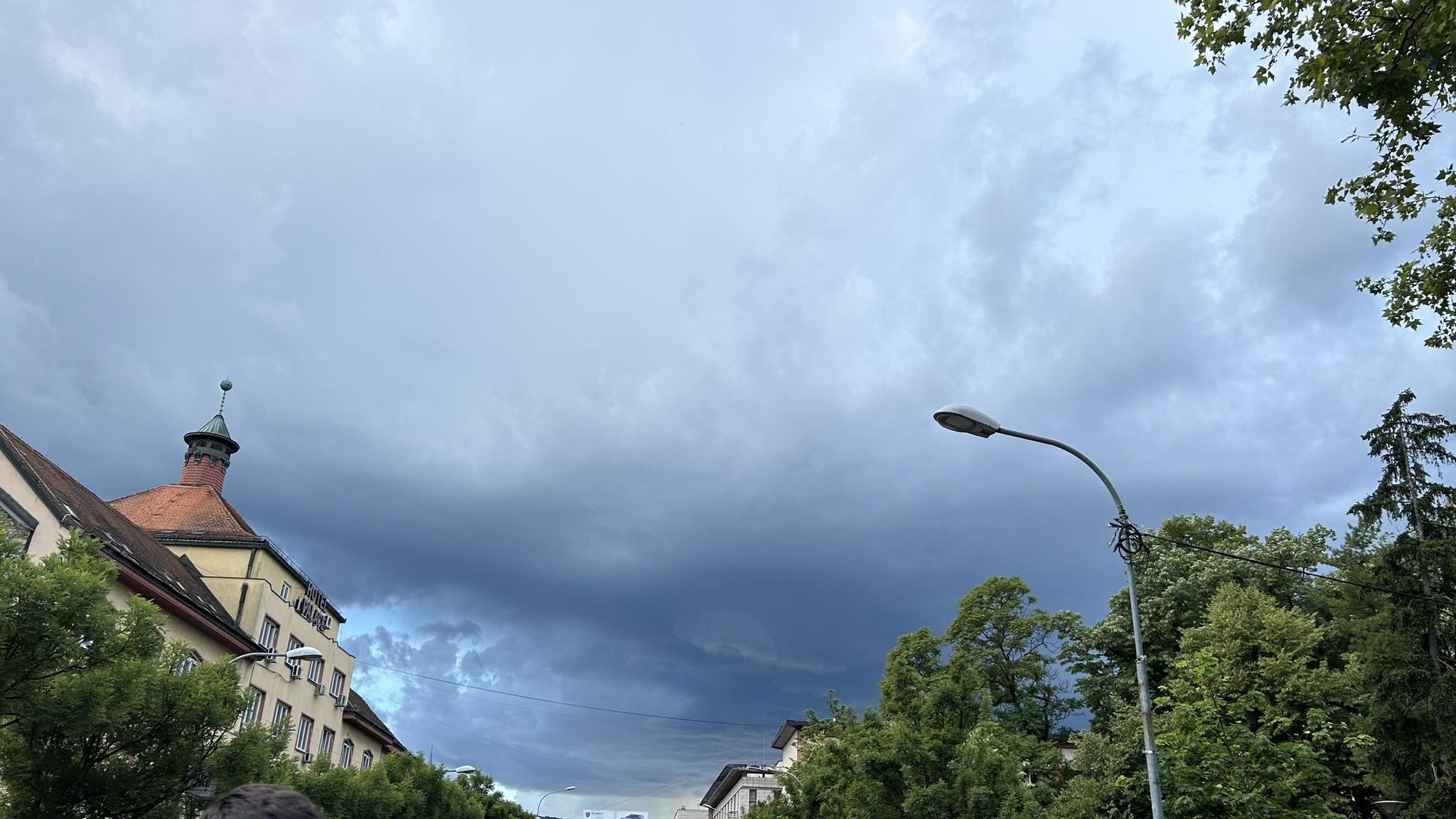 VRIJEME: Danas nestabilno, ponegdje sa pljuskovima i grmljavinom