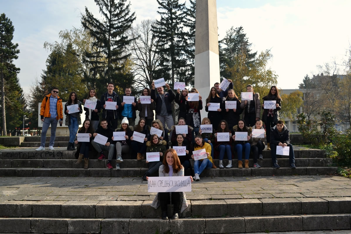 DOBOJ: Srednjoškolci obilježili svoj dan (FOTO)
