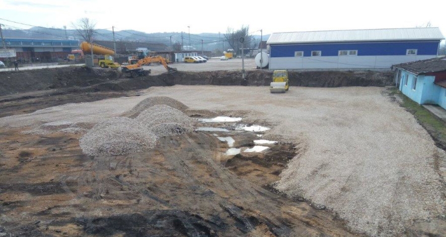 DOBOJ: Rijeka Bosna kod gradskog mosta ugrožena gradilištem i deponovanjem otpada