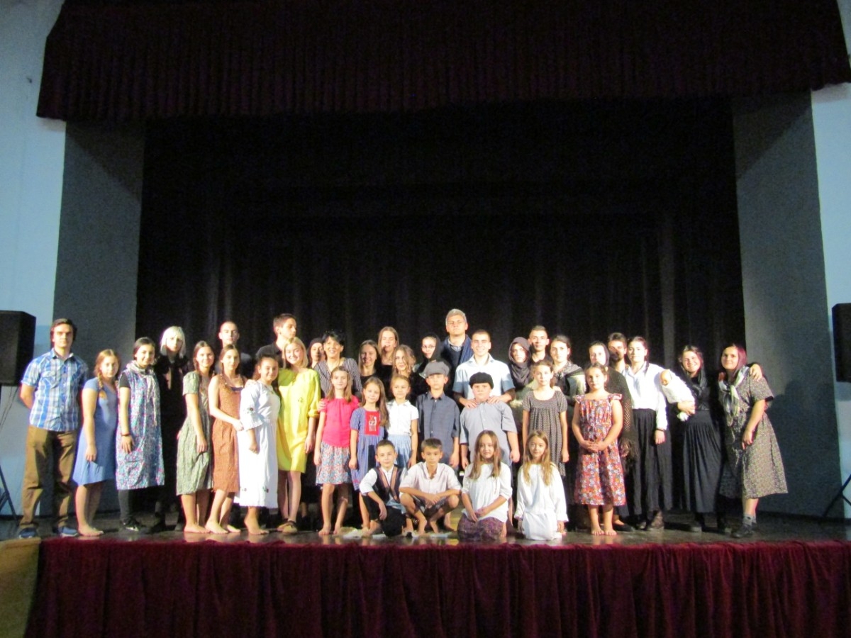 DOBOJ: Dramska grupa Medicinske škole premijerno izvela predstavu "Nada" (FOTO)