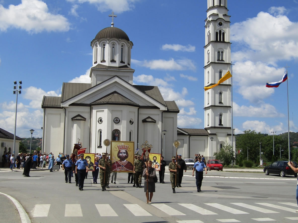 OKOM KAMERE: Litija ulicama grada (FOTO)