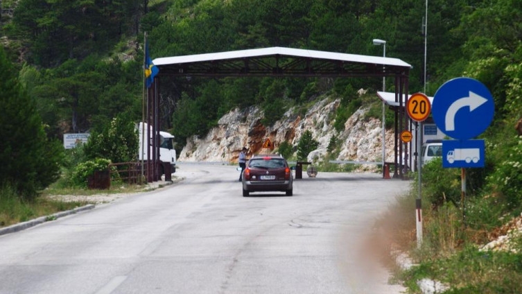 PUTEVI: Privremene obustave saobraćaja kod graničnog prelaza "Hum"