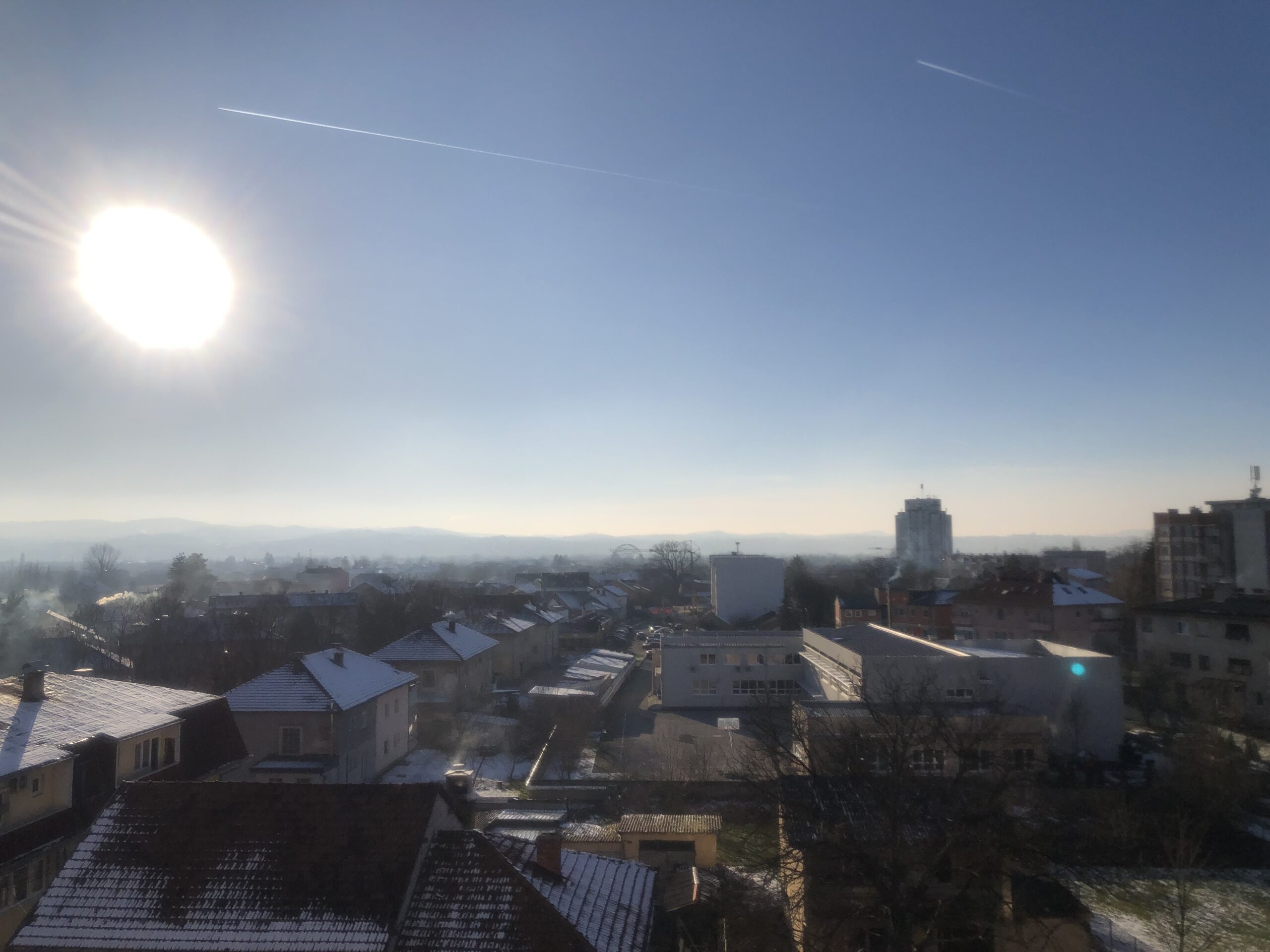 VRIJEME: Danas pretežno sunčano, oblačnije u krajini i posavini