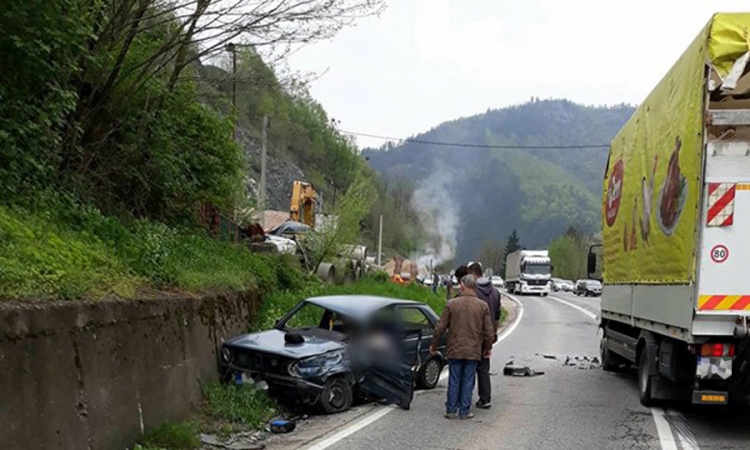 DOBOJ: Dobojlija poginuo u sudaru golfa i kamiona