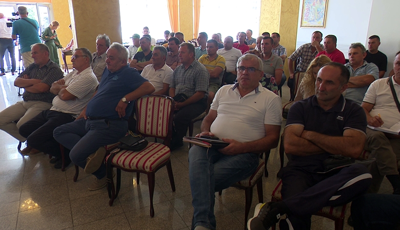 DOBOJ: Program podrške Vlade Mađarske privredi Srpske promovisan poljoprivrednicima (VIDEO)