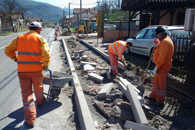 DOBOJ: Rekonstrukcije ulica ne staju uprkos virusu korona