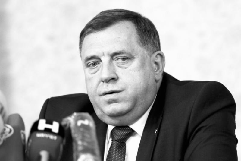 MOŽE LI SRPSKA FINANSIRATI POVLAČENJE IZ INSTITUCIJA: Samo za finansiranje državnih službenika Dodiku je potrebno 330 miliona KM!