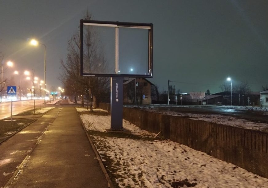 ZA NOĆ NESTALI Ko je i zašto poskidao bilborde u Banjaluci (FOTO)