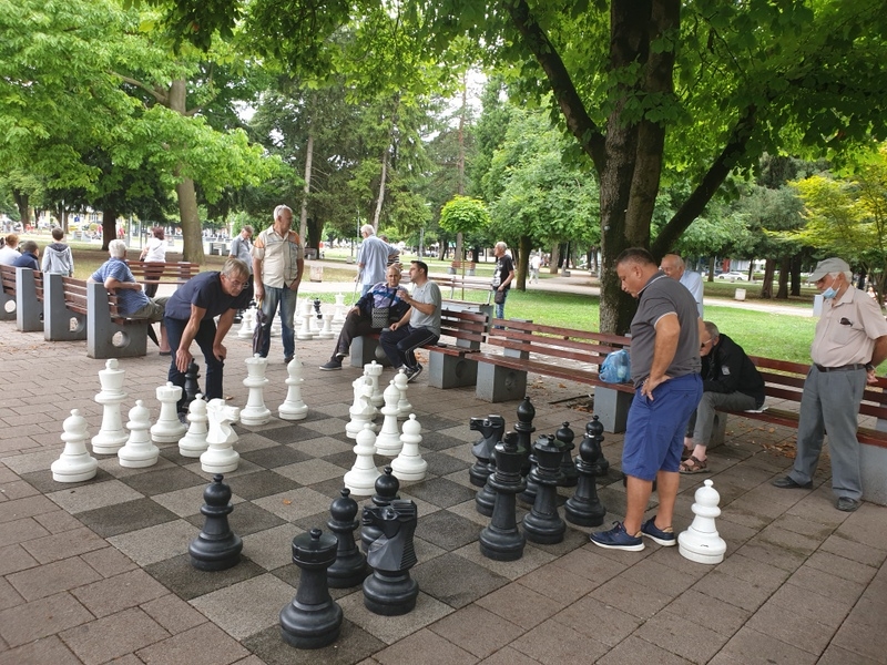 U OBJEKTIVU: Niža temperatura, više šahista