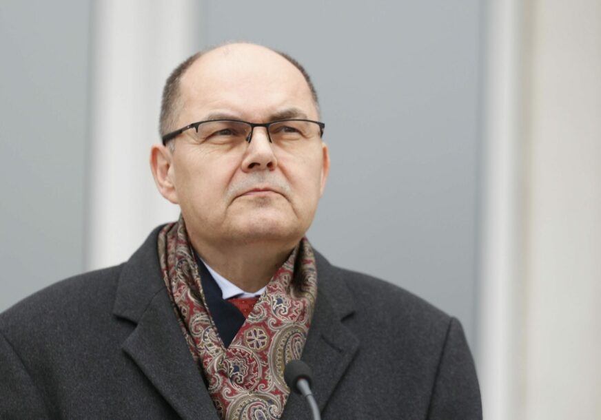 NEMA BESPLATNE POMOĆI Priznavanje Šmita uslov da Srpska dobije novac iz EU?