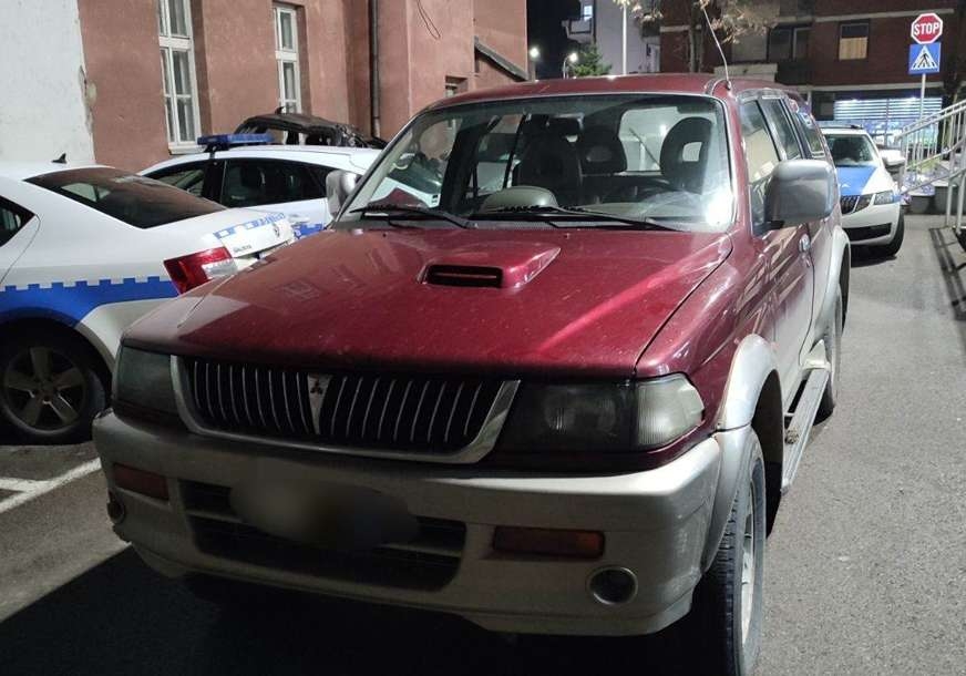 DOBOJ: Oduzet micubiši od bivšeg momka Fatalne Saške. Uhvatile ga kamere kako divlja po ulicama