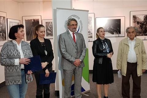 DOBOJ: Otvorena izložba fotografija "Bajke Budimpešte" (FOTO)