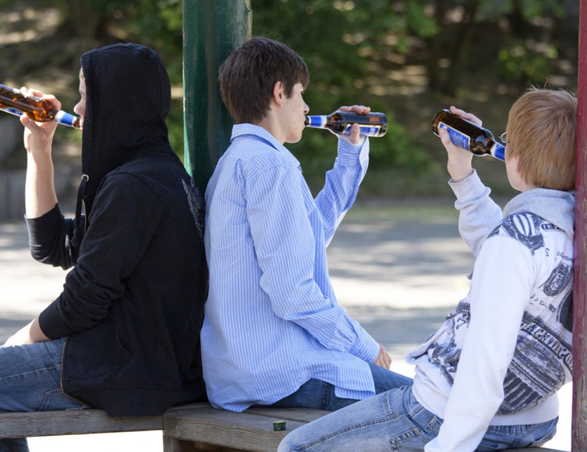 DOBOJ: Alkohol uzimaju i dvanaestogodišnjaci