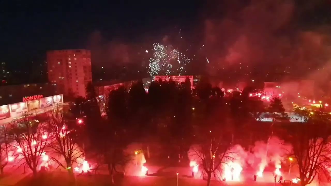 DOBOJ: Bakljada "Vojvoda" za Dan Republike (VIDEO)