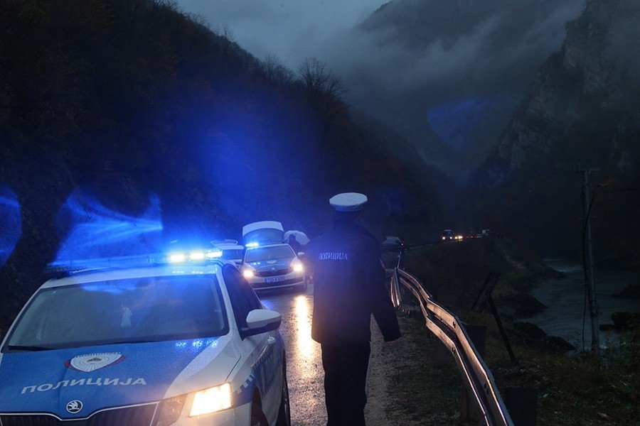 DOBOJ: "Škodom" sletio sa puta, suvozač ispao i poginuo. Daliboru P. 3 godine zatvora za izazivanje teške nesreće