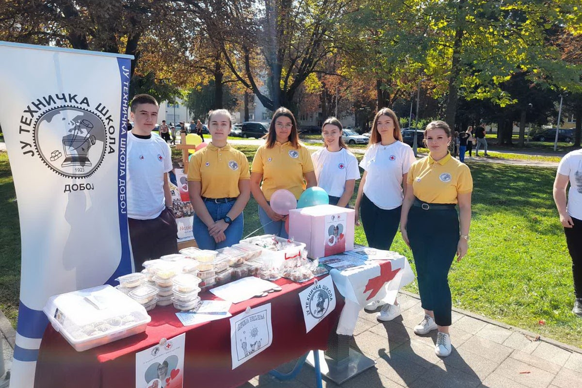 DOBOJ: Teška bolest Sare Lazić ujedinila učenike