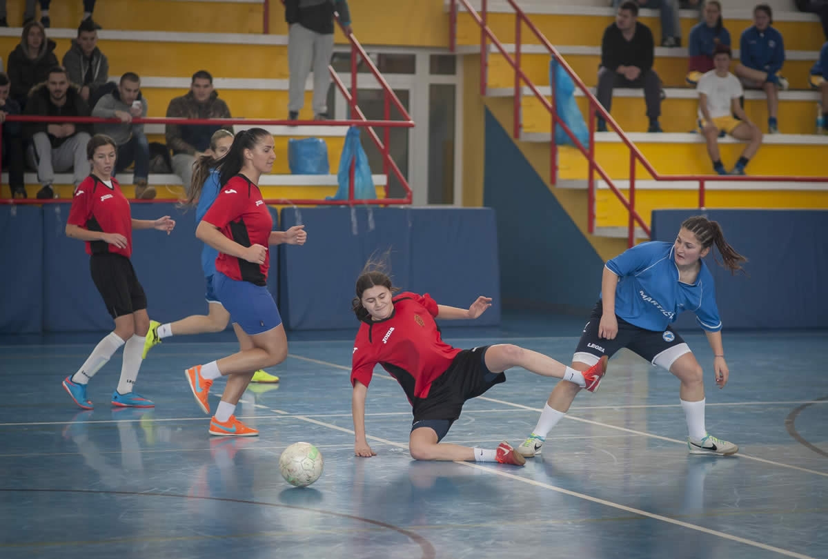 22. BOŽIĆNO – NOVOGODIŠNJI TURNIR U MALOM FUDBALU "DOBOJ 2016": ŽFK „Modriča“ i tuzlanska „Sloboda“ u polufinale ženskog dijela turnira