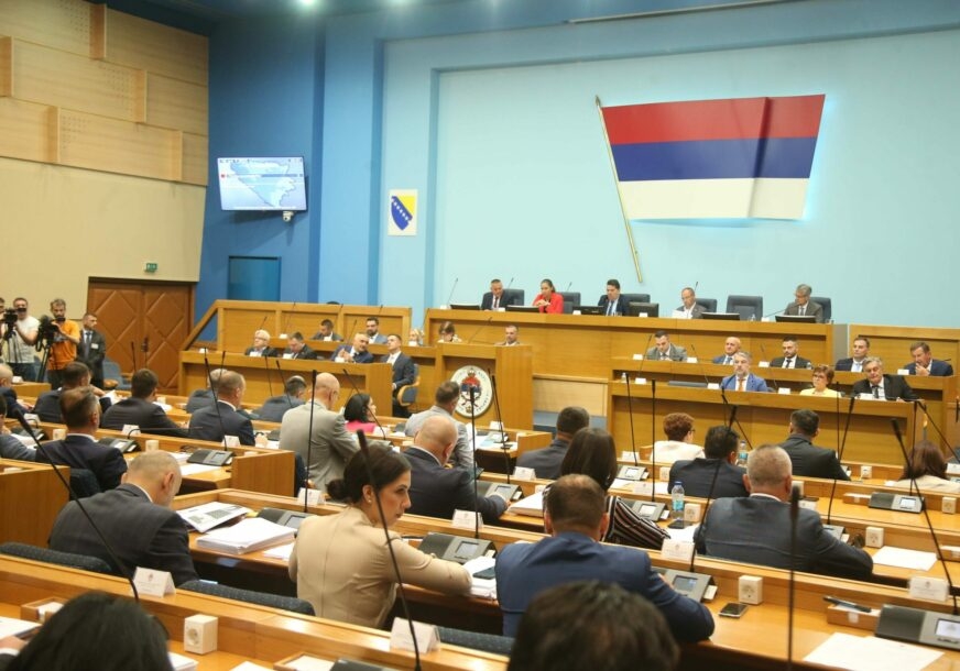 Uvođenje reda ili DISCIPLINOVANJE NEPOSLUŠNIH: Nakon novinara, na red došao nevladin sektor