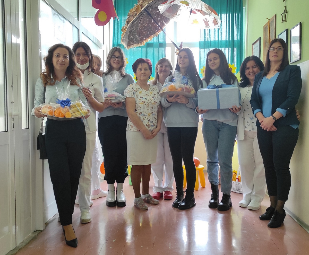 DOBOJ: Uručeni pokloni pacijentima na pedijatriji Bolnice "Sveti apostol Luka"