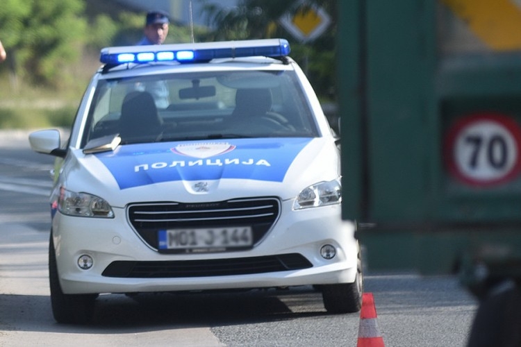 DOBOJ: Šestoro ljudi povrijeđeno u sudaru dva vozila