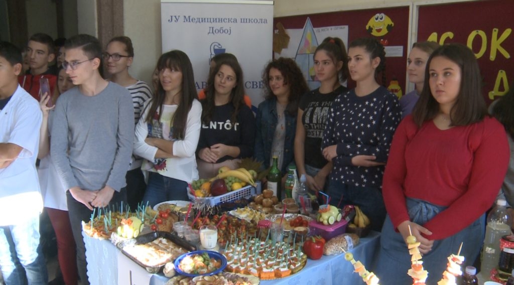 DOBOJ: Obilježen Svjetski dan zdrave hrane u Medicinskoj školi