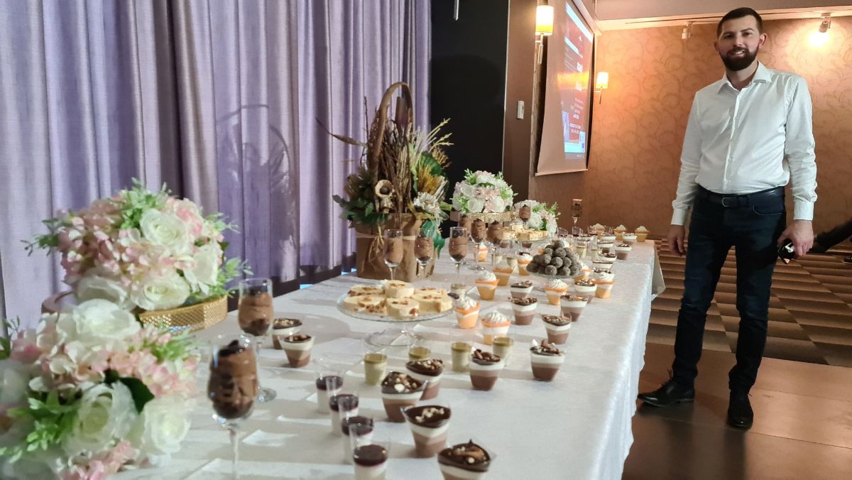 DOBOJ: Održano gastro veče slatkih delicija (FOTO)