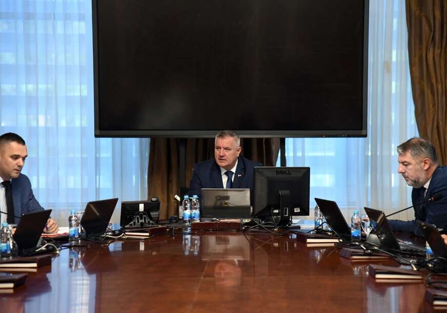 SUTRA SJEDNICA VLADE SRPSKE: Od 1. januara uvećane penzije za 9,2 odsto