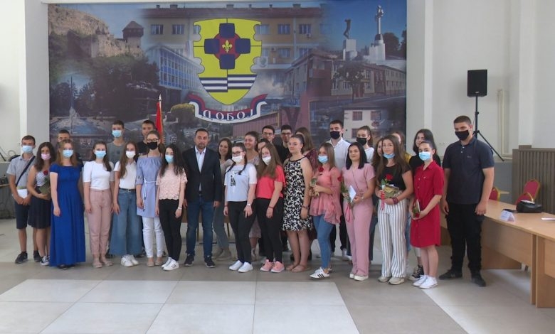 DOBOJ: Gradonačelnik upriličio prijem za vukovce srednjih i osnovnih škola (FOTO)