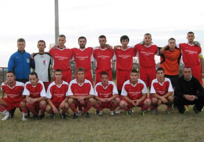 PODRUČNA FUDBALSKA LIGA Raspucani hajduci