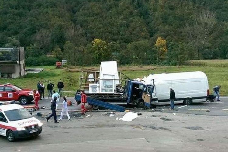 ŽEPČE: Dva lica poginula, a dva povrijeđena