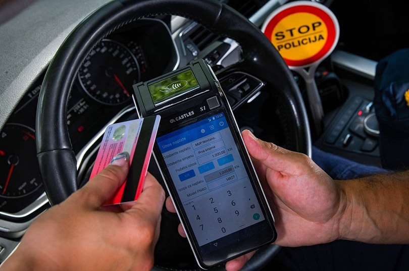 DOBOJ: Nesavjesni vozači ubuduće će kaznu moći platiti karticom na licu mjesta